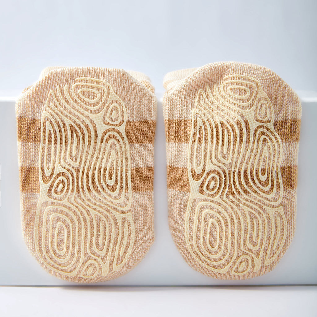 New-Ladybug & Friends- Organic- 4 Pairs of Stay-On Baby & Toddler Non-Slip Socks