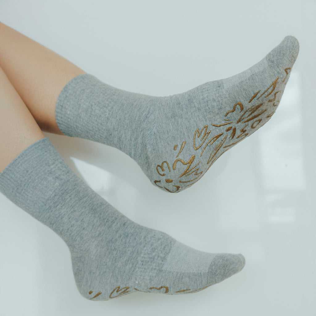 Serene Socks- Adult Organic Cotton Non-Slip Socks- 4 Seasons- Grey- 2 Pairs