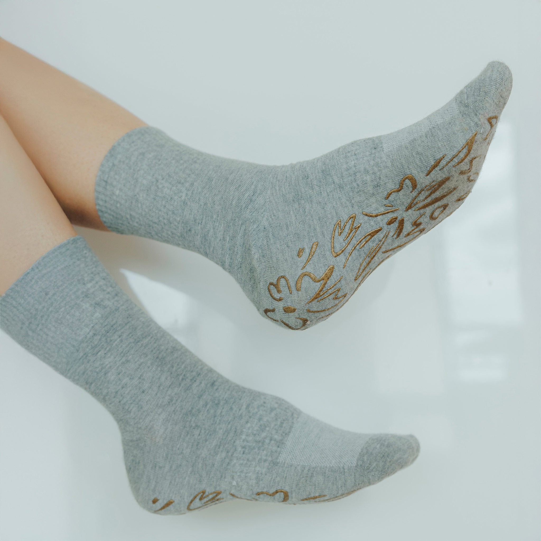 Serene Socks- Adult Organic Cotton Non-Slip Socks- 4 Seasons- Grey- 2 Pairs