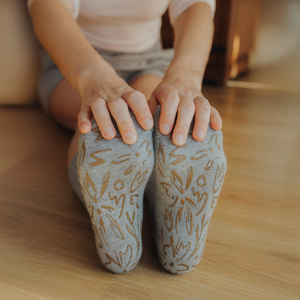 Serene Socks- Adult Organic Cotton Non-Slip Socks- 4 Seasons- Grey- 2 Pairs